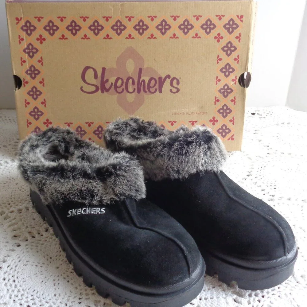 Skechers Shindig Fortress Clogs Mules Faux Fur Lined Black Suede - Picture 1 of 7